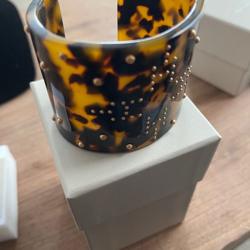 New in Box India Hicks Tortoise Cuff